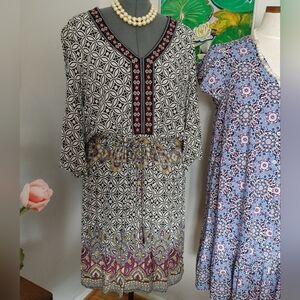 Almost Famous Black and White Geometric Dress flutter sleeve, back cutout (366)